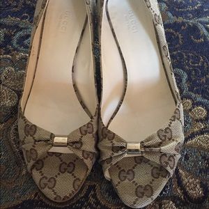 Gucci Authentic wedge shoes